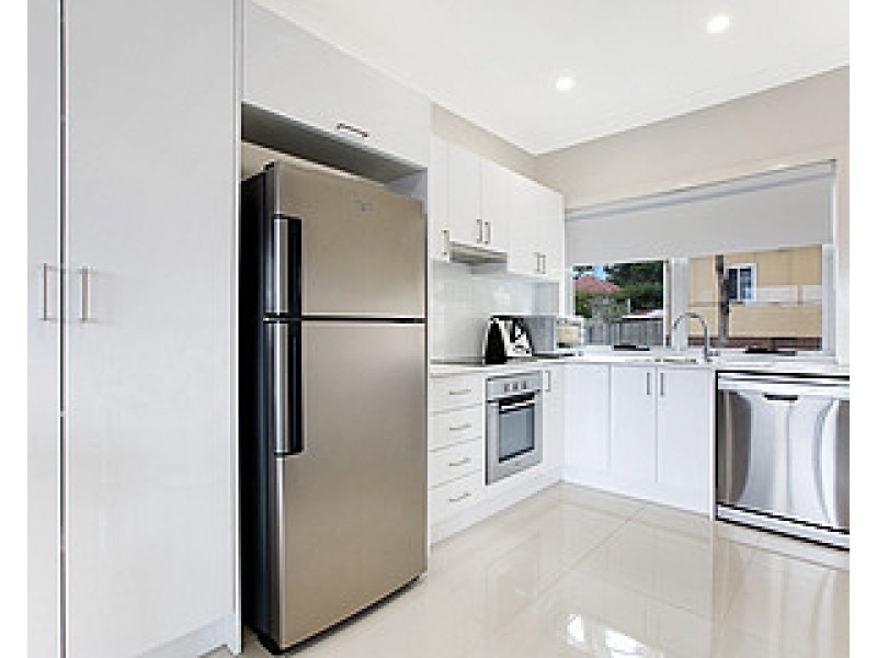 8/37 Bridge Street, Coniston NSW 2500