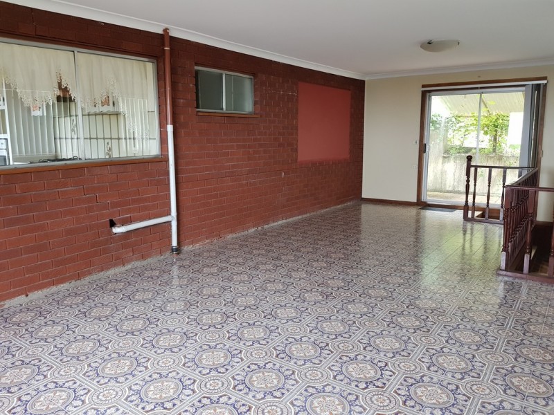 6 Kelvin Road, Coniston NSW 2500