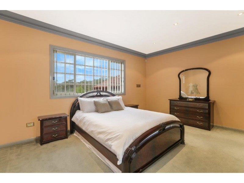 8 Jarrah Crescent, Cordeaux Heights NSW 2526