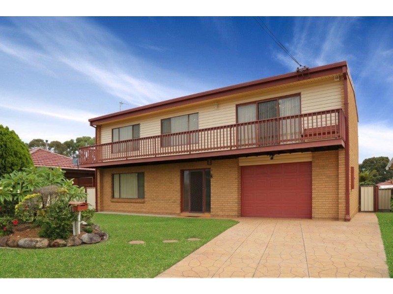 11 Robyn Road, Albion Park Rail NSW 2527