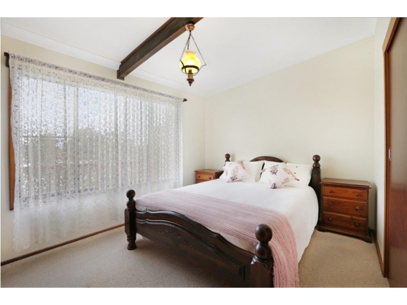 11 Robyn Road, Albion Park Rail NSW 2527