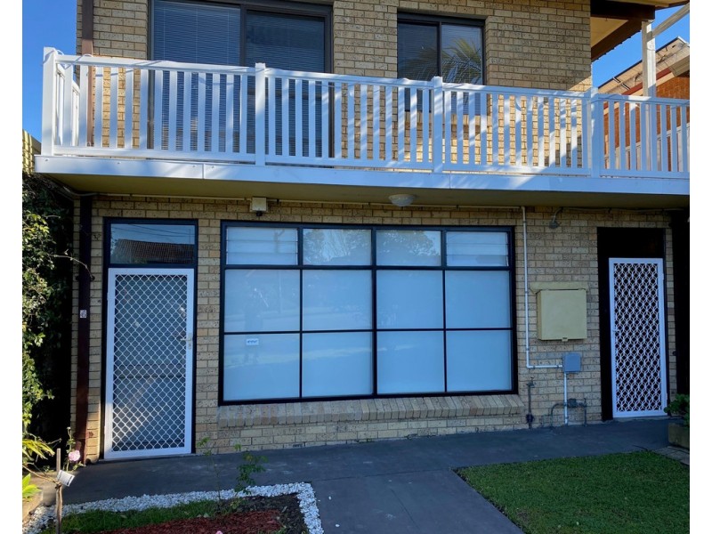 1/4 Yellagong Street, West Wollongong NSW 2500