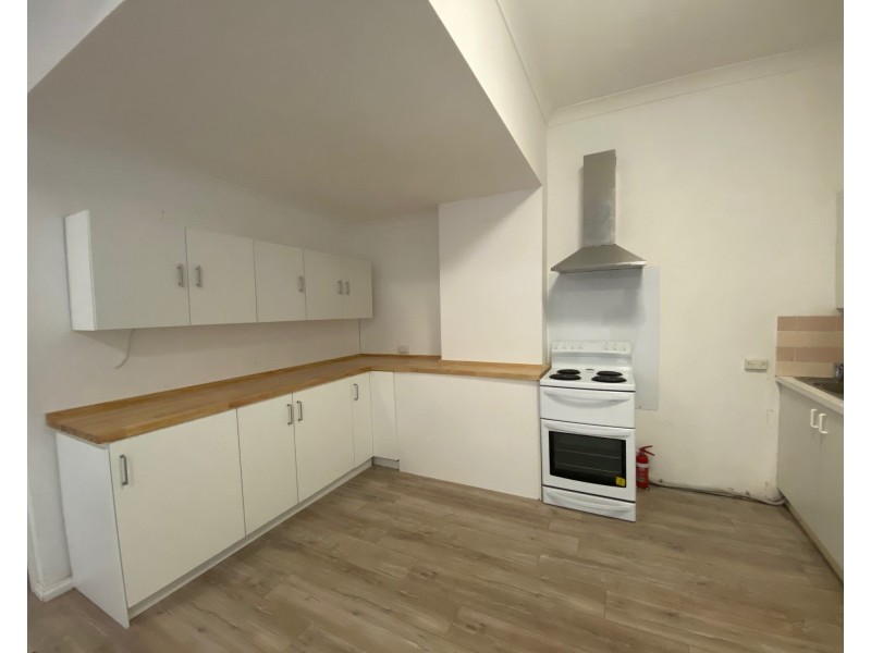 1/4 Yellagong Street, West Wollongong NSW 2500