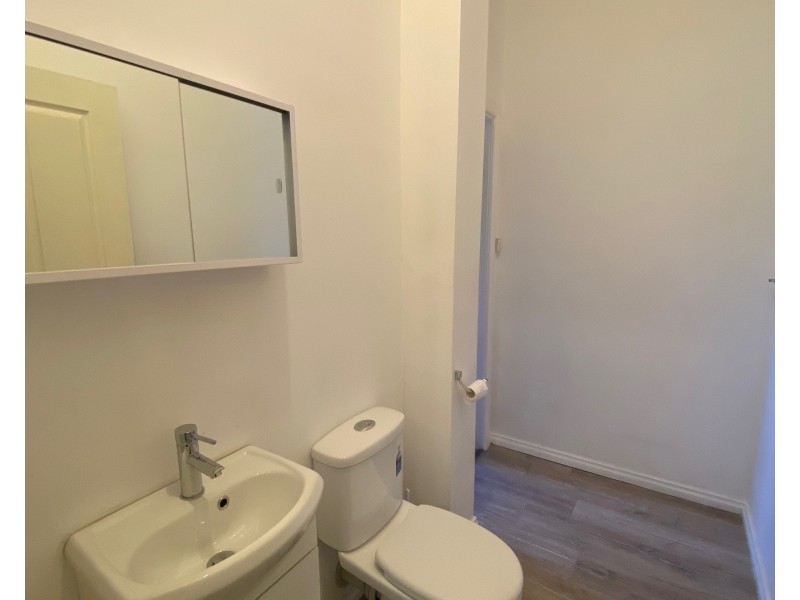 1/4 Yellagong Street, West Wollongong NSW 2500