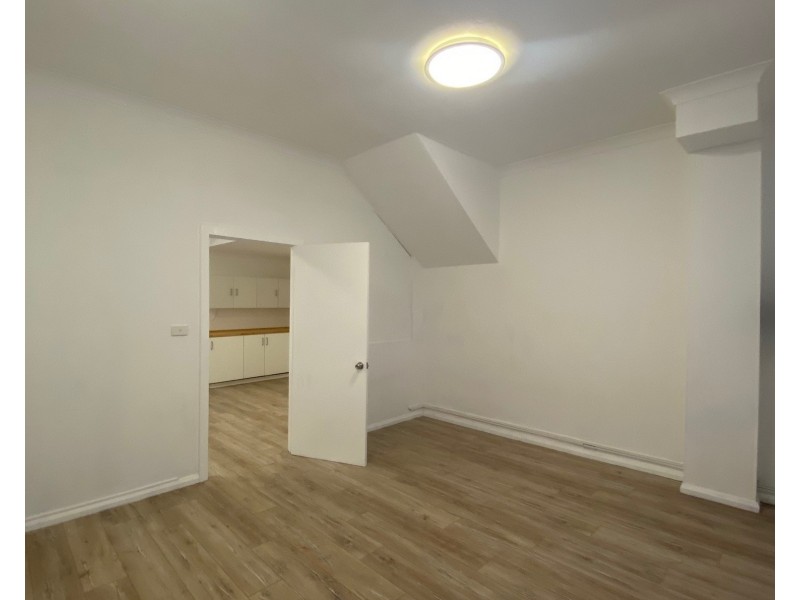 1/4 Yellagong Street, West Wollongong NSW 2500
