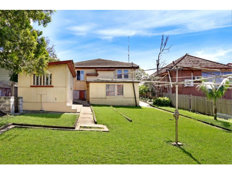 29 Bridge Street, Coniston NSW 2500
