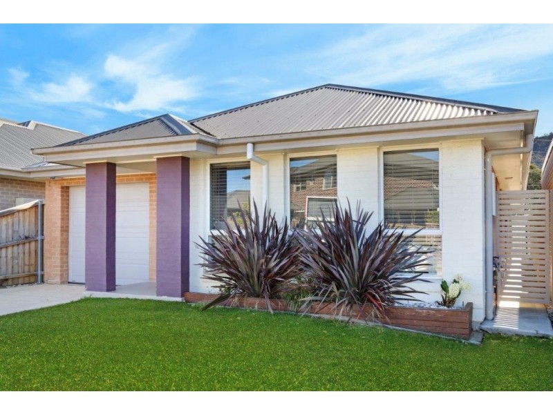 14 Samuel Close, Thirroul NSW 2515