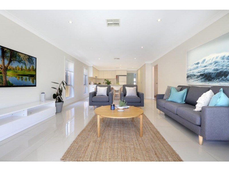 14 Samuel Close, Thirroul NSW 2515