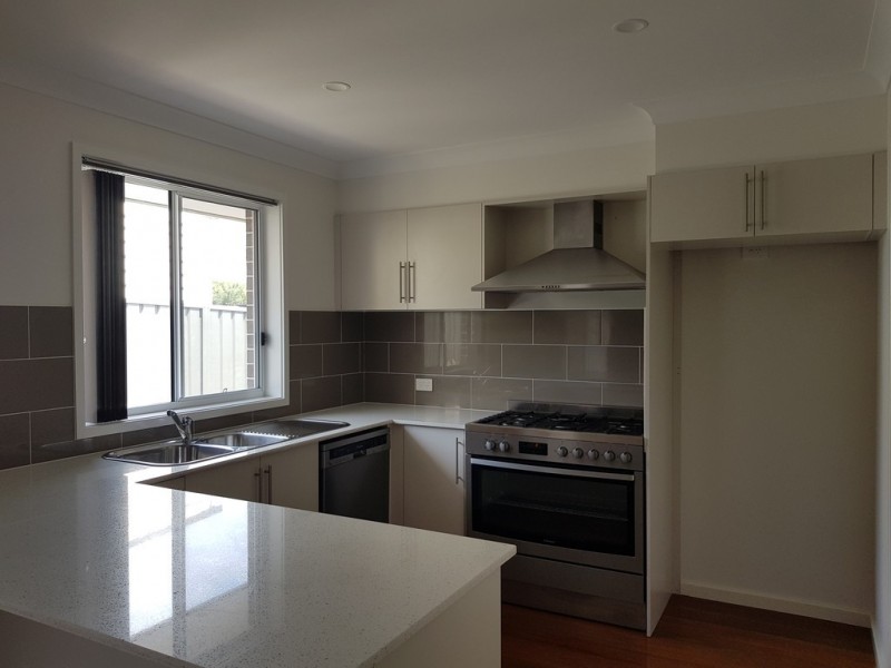 2/91 College Place, Flinders NSW 2529