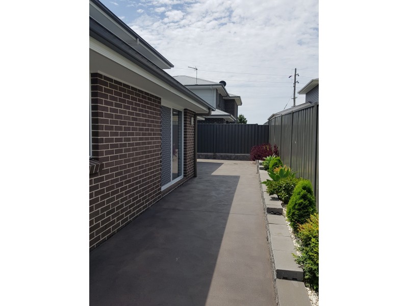 2/91 College Place, Flinders NSW 2529