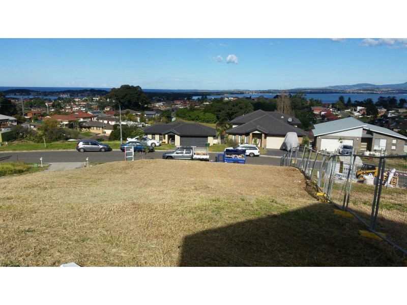 15 Backhouse Road, Lake Heights NSW 2502