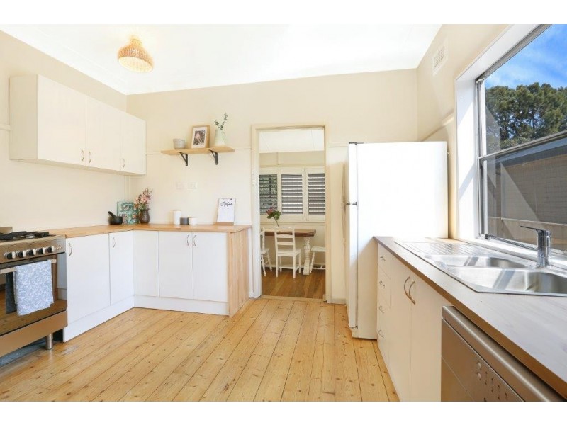 26 Carr Street, Towradgi NSW 2518