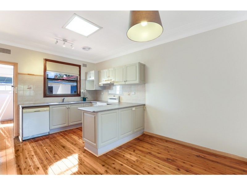 14 Thurston Crescent, Corrimal NSW 2518