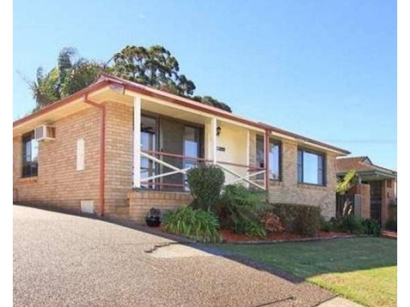 96 Beatus Street, Unanderra NSW 2526