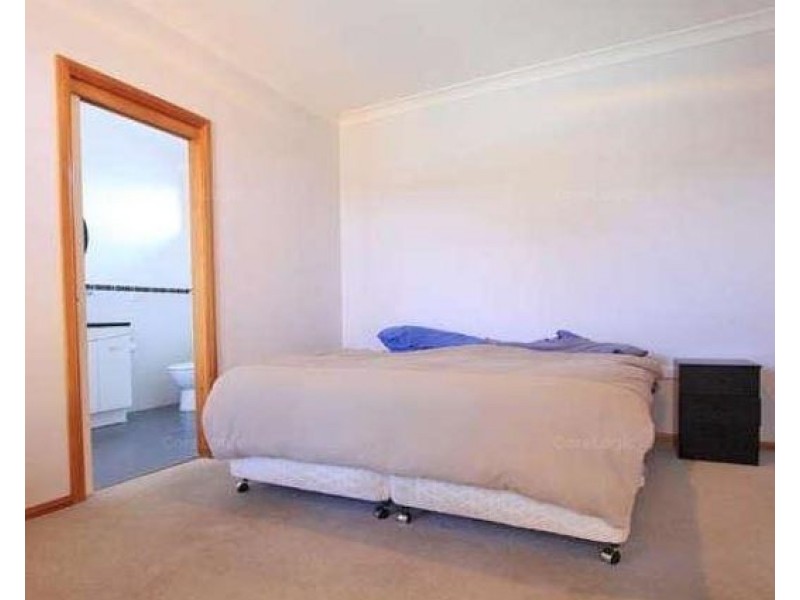 96 Beatus Street, Unanderra NSW 2526