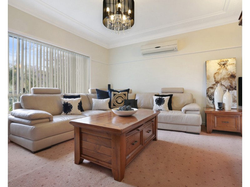 80 Heaslip Street, Coniston NSW 2500