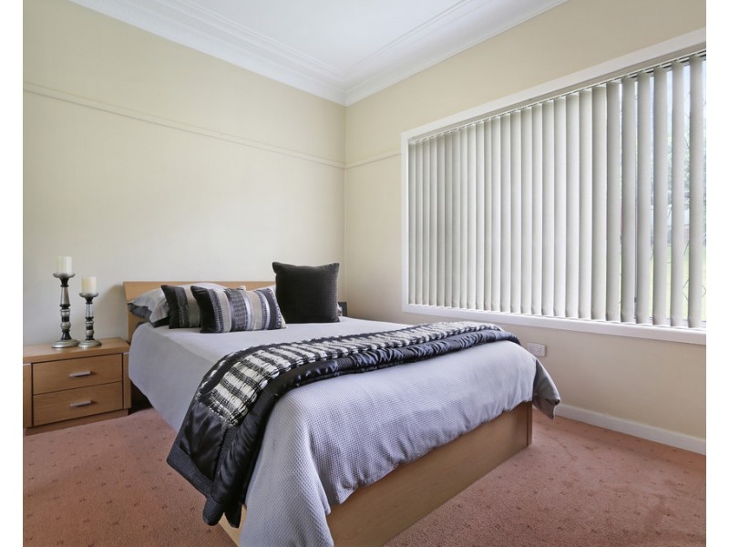 80 Heaslip Street, Coniston NSW 2500