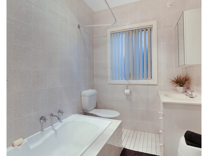 80 Heaslip Street, Coniston NSW 2500