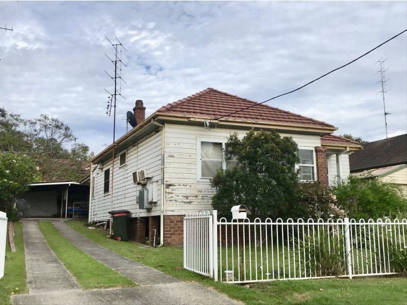 16 Myrtle Street, Coniston NSW 2500