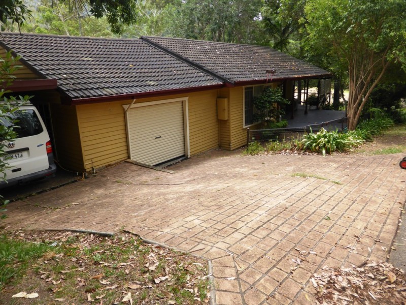 1 Avon Parade, Mount Kembla NSW 2526