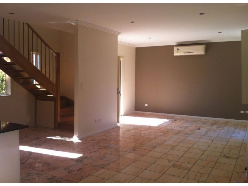 22a Rowland Avenue, Wollongong NSW 2500