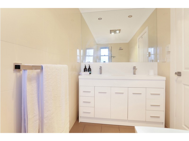 77 Nottingham Street, Berkeley NSW 2506