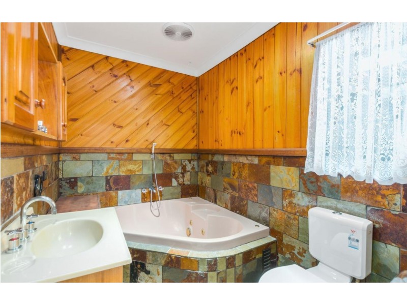 57 Edgeworth Avenue, Kanahooka NSW 2530