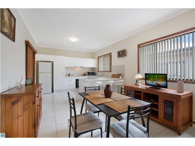 6 Robertson Street, Coniston NSW 2500