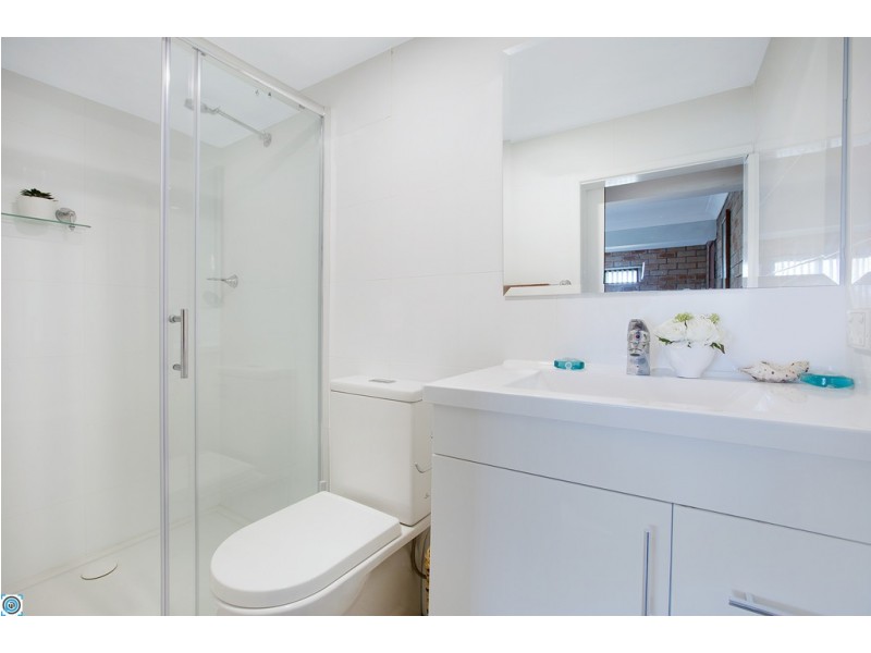 6 Robertson Street, Coniston NSW 2500