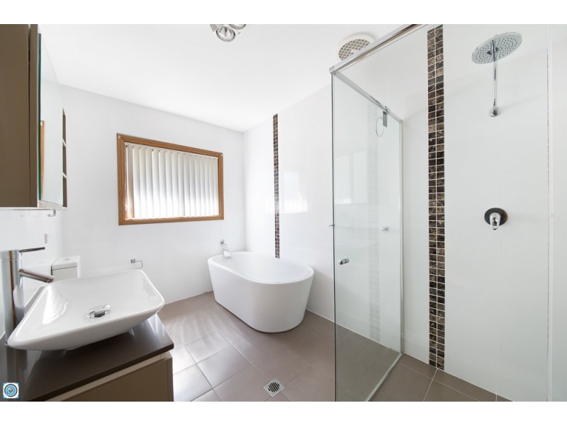 102 Derribong Drive, Cordeaux Heights NSW 2526