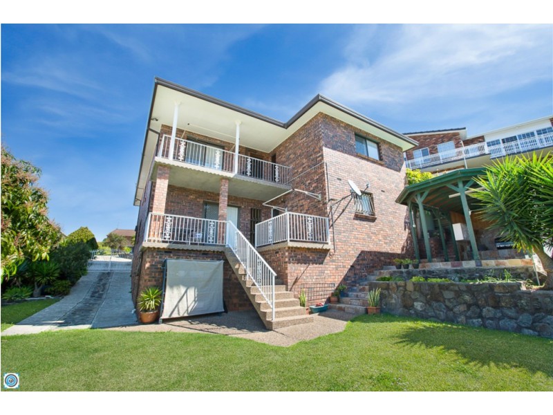 102 Derribong Drive, Cordeaux Heights NSW 2526