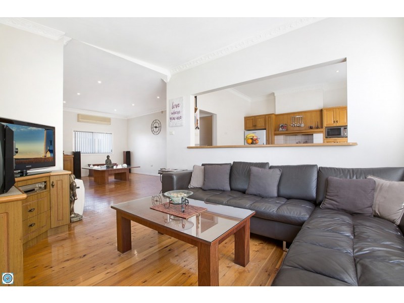27 Jutland Avenue, Wollongong NSW 2500