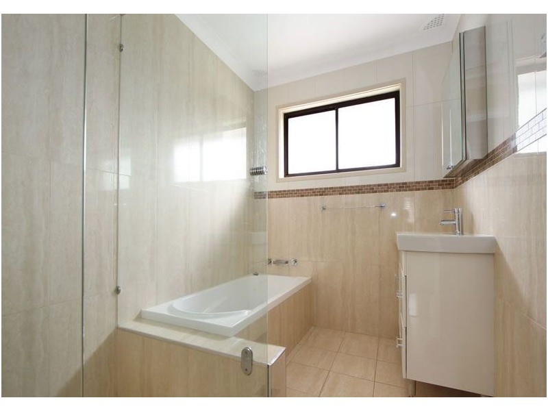 297 Farmborough Road, Farmborough Heights NSW 2526