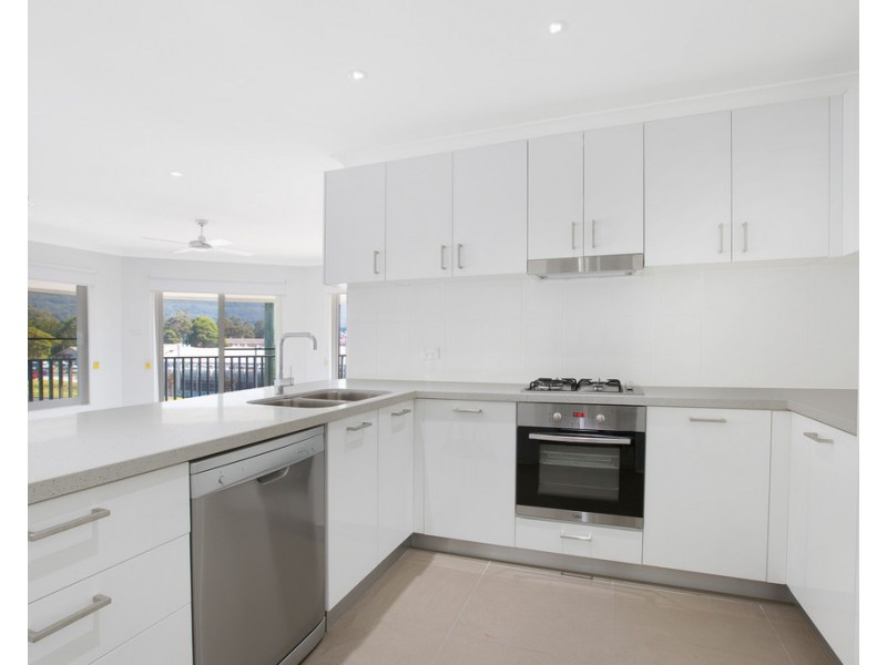 2/1 Brompton Road, Bellambi NSW 2518