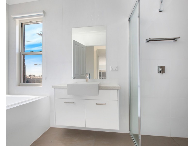 2/1 Brompton Road, Bellambi NSW 2518