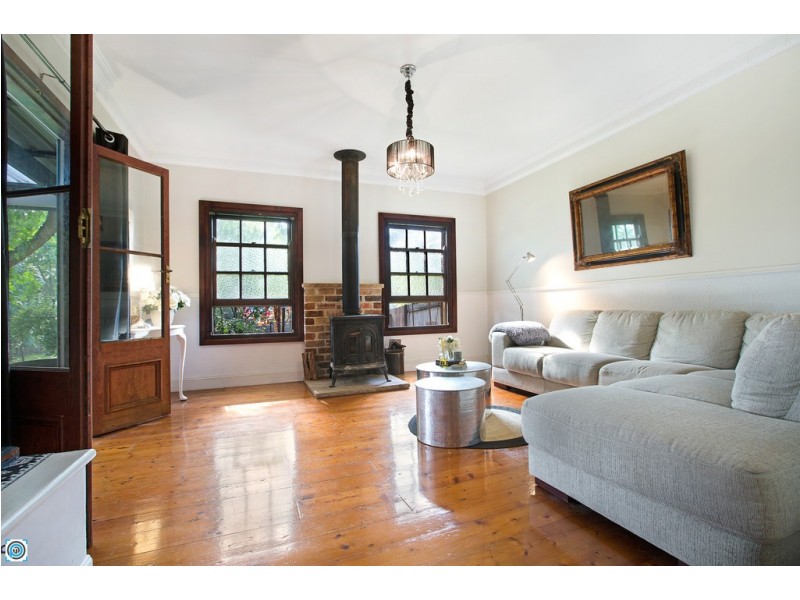 29 Stafford Road, Mount Kembla NSW 2526