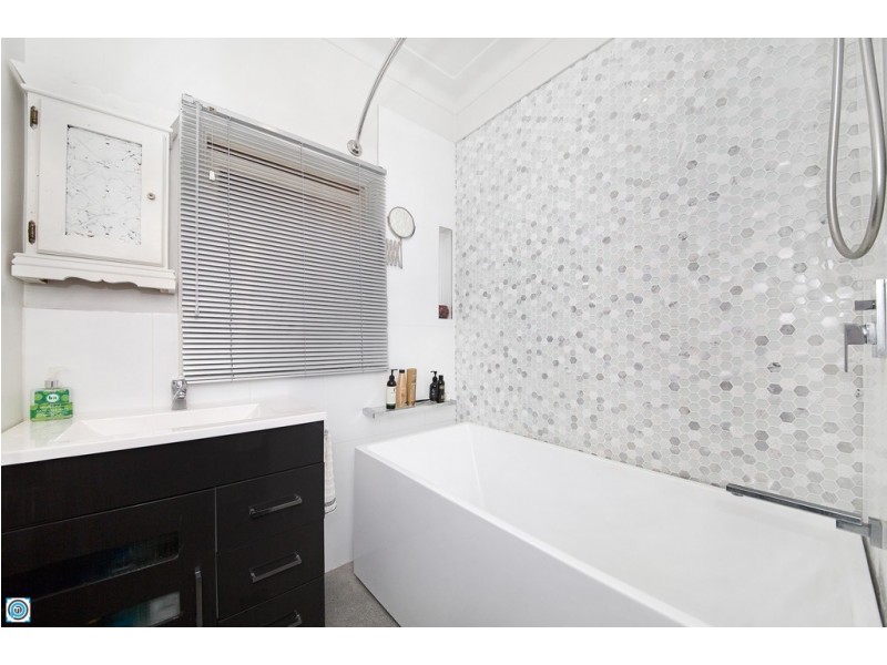 29 Stafford Road, Mount Kembla NSW 2526