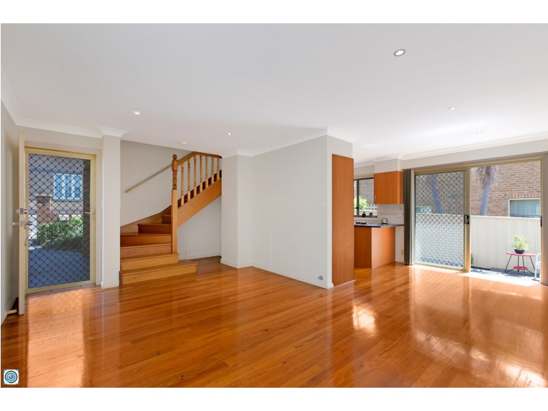 1/25 Gladstone Avenue, Wollongong NSW 2500