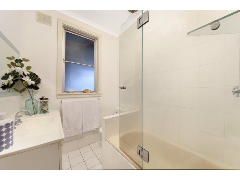 20 Blackman Parade, Unanderra NSW 2526