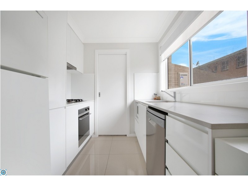 4/21 Pur Pur Avenue, Lake Illawarra NSW 2528