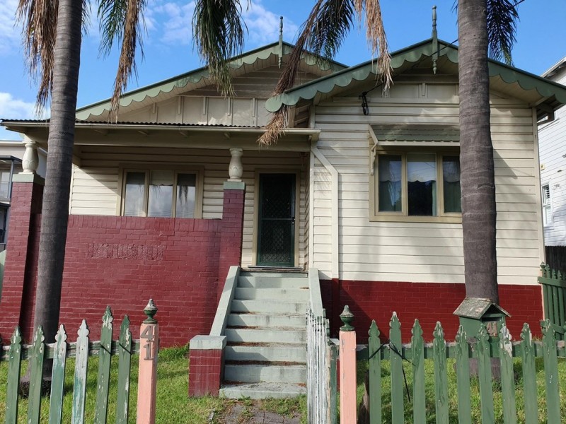 41 Heaslip Street, Coniston NSW 2500