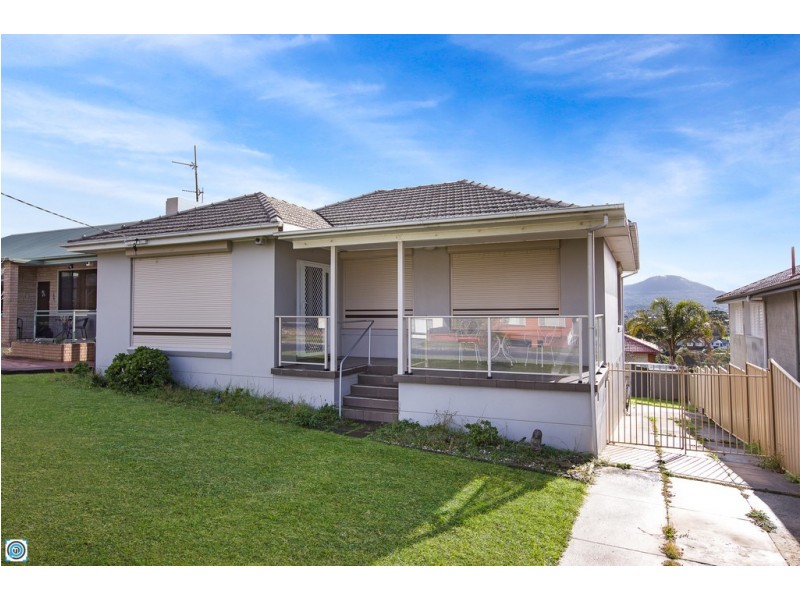 82 Blackman Parade, Unanderra NSW 2526