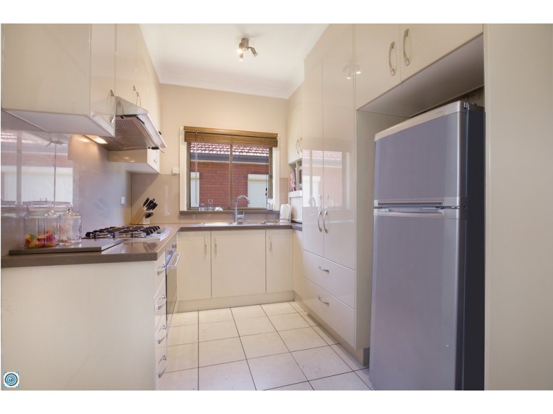 14 Derowie Crescent, Lake Heights NSW 2502