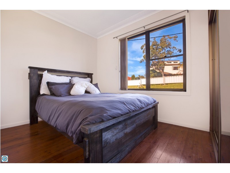 14 Derowie Crescent, Lake Heights NSW 2502