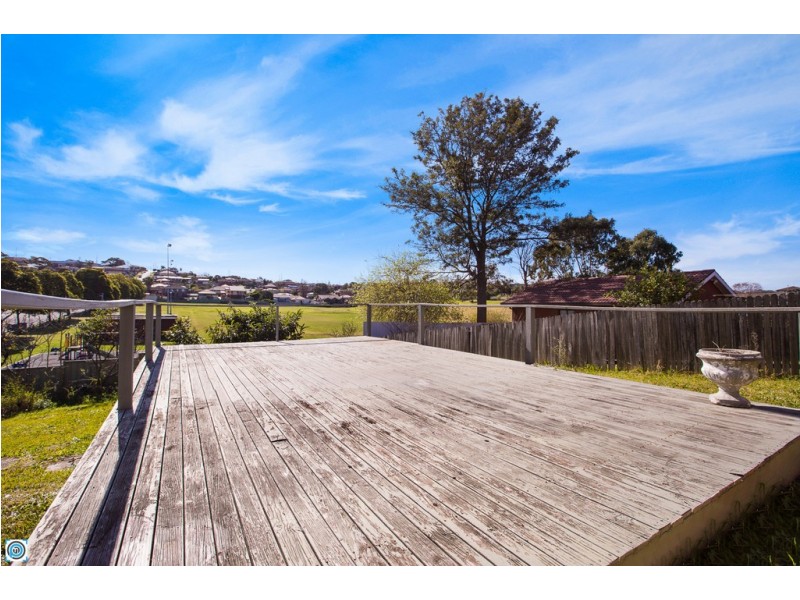 14 Derowie Crescent, Lake Heights NSW 2502