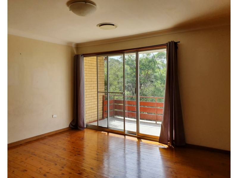 21 Hilltop Avenue, Wollongong NSW 2500