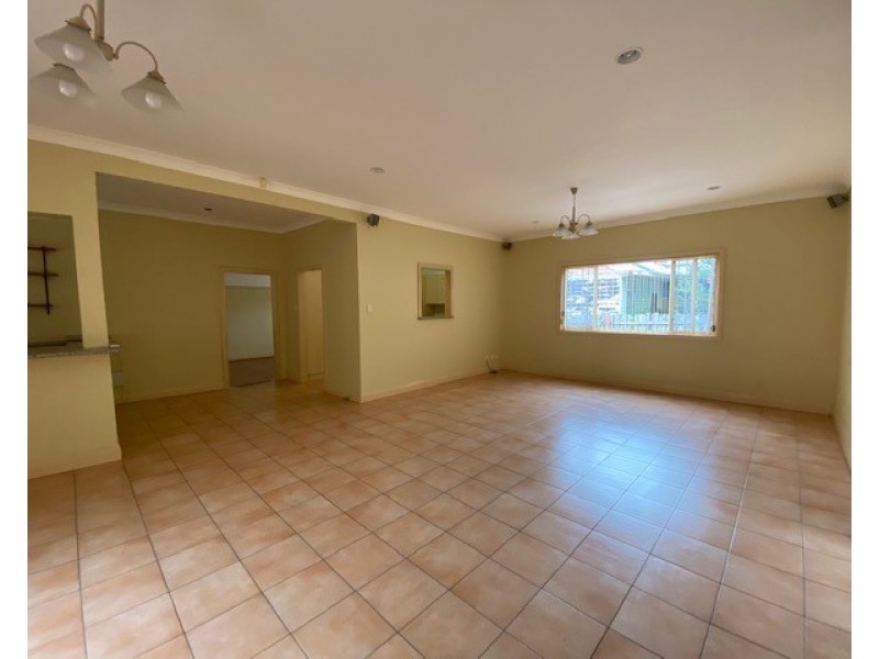 14 Myrtle Street, Coniston NSW 2500