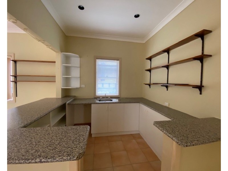 14 Myrtle Street, Coniston NSW 2500