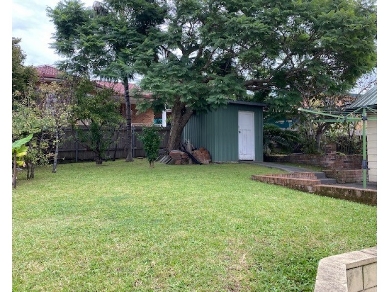 14 Myrtle Street, Coniston NSW 2500