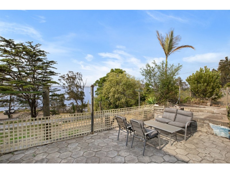 5 Northcliffe Drive, Lake Heights NSW 2502